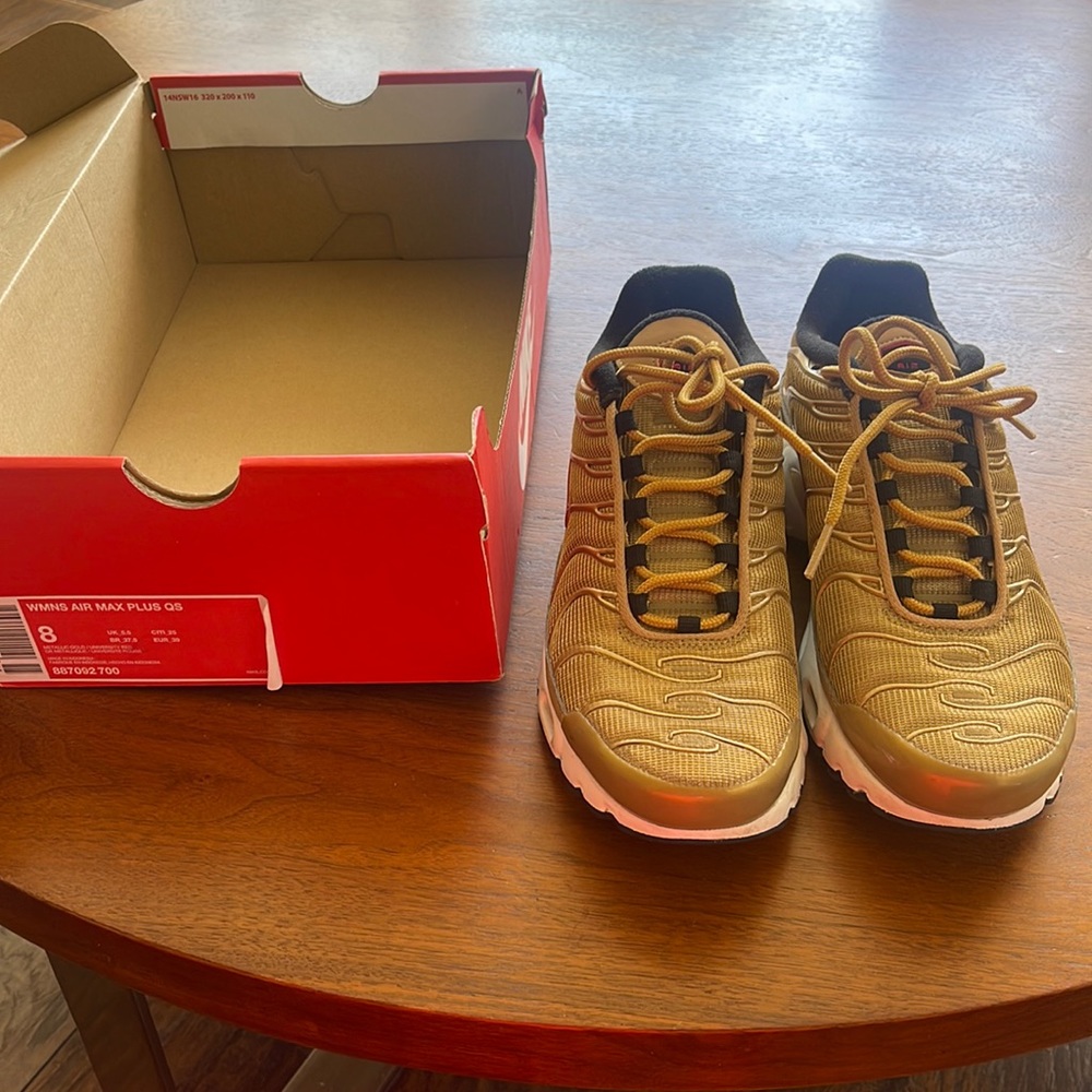 Air Max Plus Women’s Size 8
